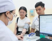 kham-phu-khoa-khi-dang-co-kinh-nguyet-duoc-khong