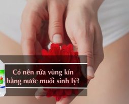 ve-sinh-vung-kin-bang-nuoc-muoi-duoc-khong
