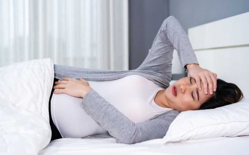 Mẹ bầu thường xuyên mất ngủ, khó ngủ nên hạn chế uống cà phê