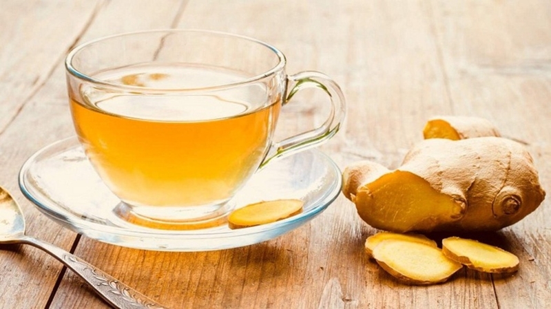 Uống trà gừng ấm - Cách nhanh hết kinh nguyệt