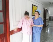 sau-sinh-bao-lau-co-the-di-lai-binh-thuong